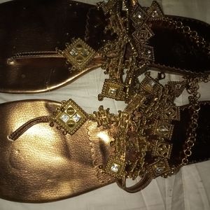 Low cut gladiator sandal